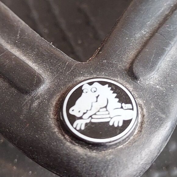 Crocs Black flip-flops size 6  9 1/2 inches from toe to heel VGC - Picture 3 of 8